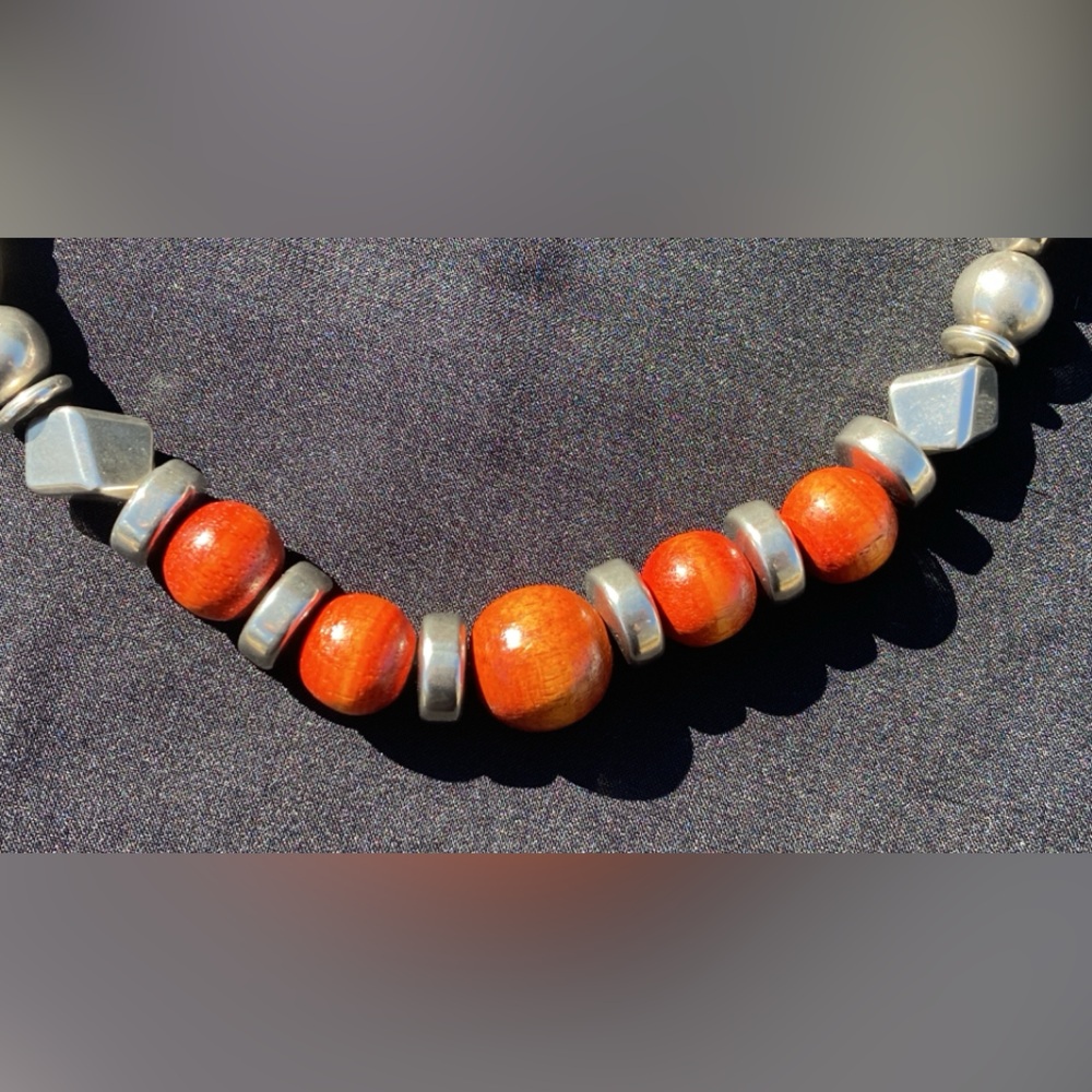 STATEMENT NECKLACE & BRACELET SET POLISHED WOOD & SILVER TONE BEADS - Picture 7 of 12